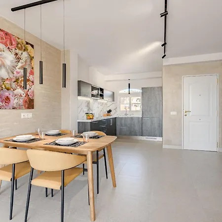 Apartament Granada - 1 *